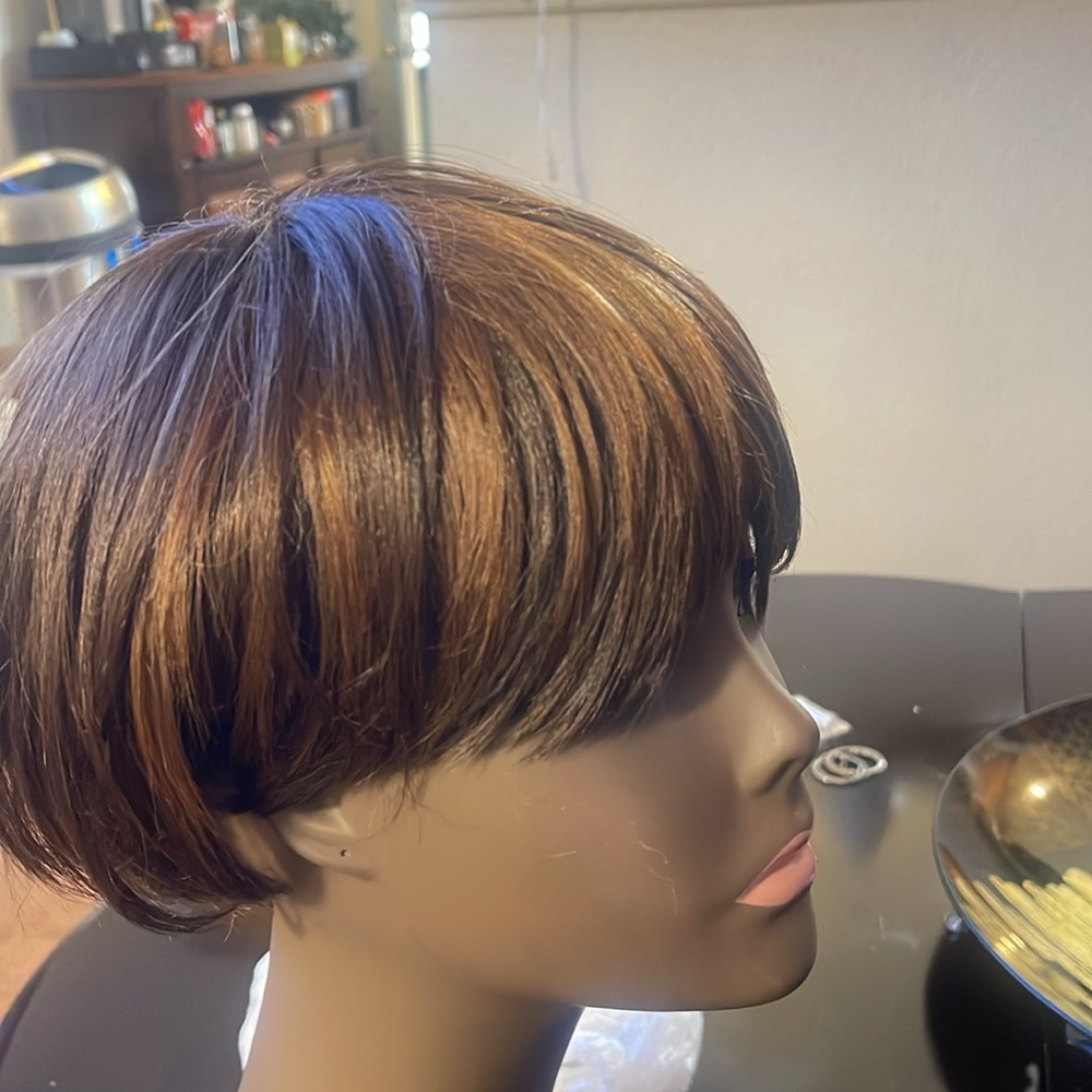 Short Brown Wig for Women - Picture 5 of 6